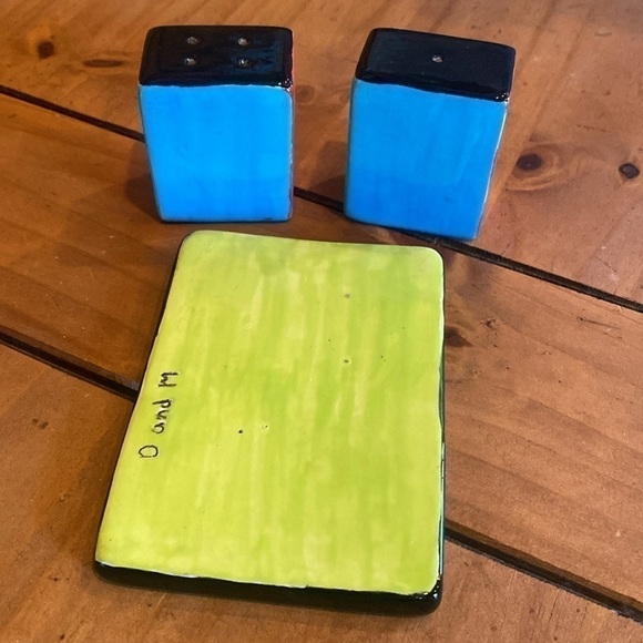 Vintage Ceramic Salt & Pepper Shakers Retro Blue Yellow Green Black Rectangular - Picture 5 of 12